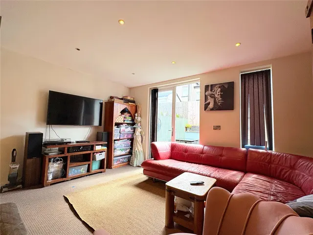 Promenade Street, Heywood, OL10, photo 2