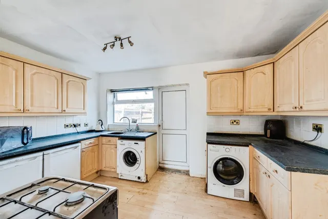 Photo 3 — Monkton Close, SWINDON, Wiltshire, SN3