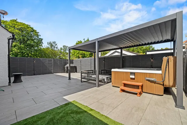 Photo 2 — Southward Lane, Swansea, SA3