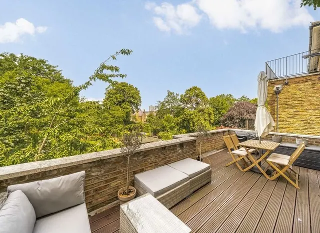 Photo 2 — Cavendish Road, Brondesbury Park, NW6