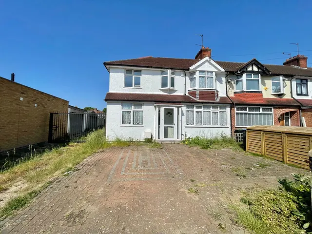 Goodwood Avenue, Enfield, EN3, photo 1