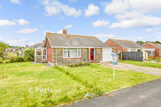 St. Mary's Road, Brading, PO36, photo 1