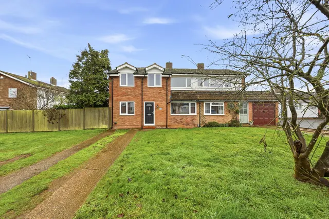 Lakefield Avenue, Toddington, photo 1