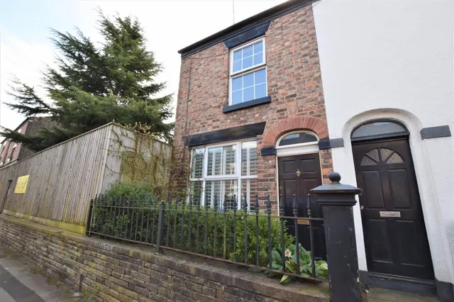 Prestbury Road, Macclesfield, photo 1