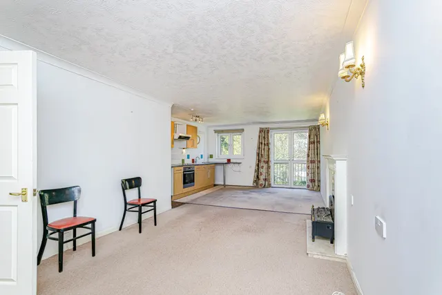 Bourne Court, 91-103 Croydon Road, Caterham, Surrey, CR3, photo 1