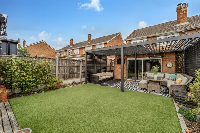 Dudley Road, Ashford, TW15, photo 2