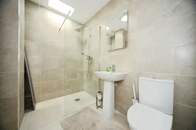 Humberstone Close, Luton, LU4, photo 3