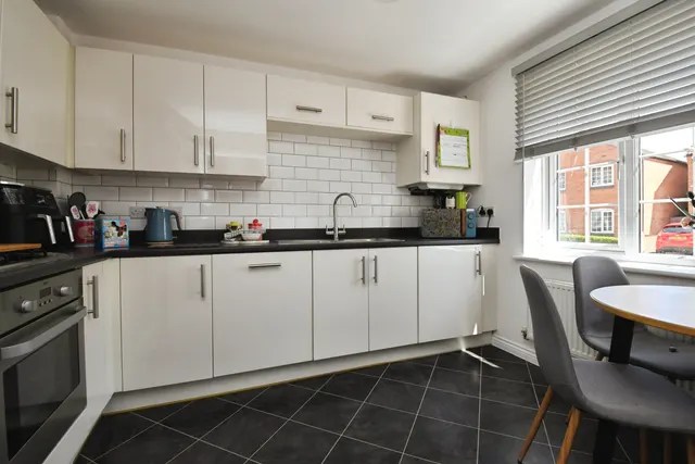 Poppy Road, Witham St Hughs, LN6, photo 3