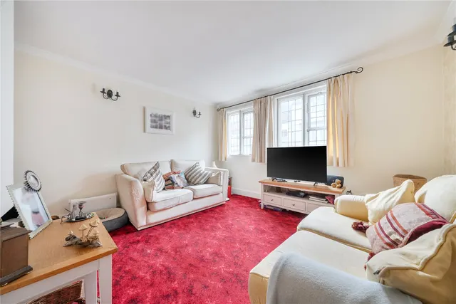 Petworth Road, Haslemere, GU27, photo 2
