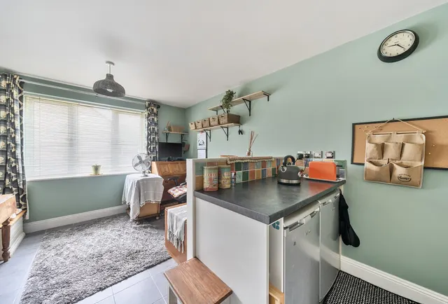Photo 2 — Coventry Close, Tewkesbury, GL20 5HR