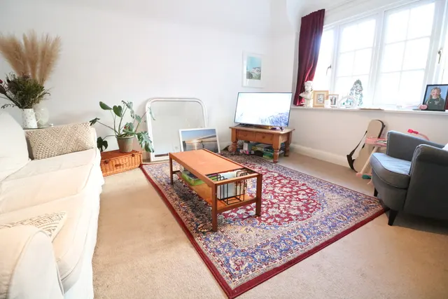 St. Pauls Road West, Dorking, RH4, photo 2