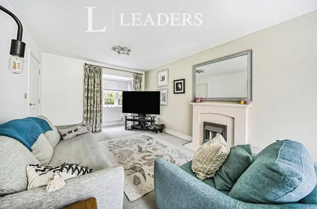 Roberts Close, Marden, TN12, photo 1