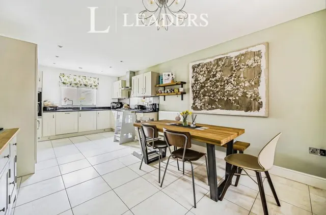 Roberts Close, Marden, TN12, photo 2