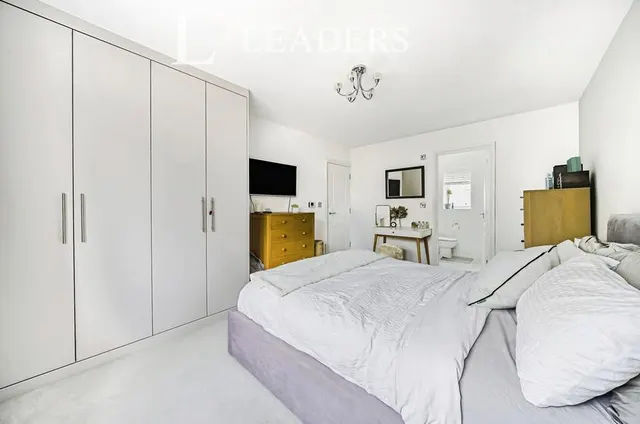 Roberts Close, Marden, TN12, photo 3