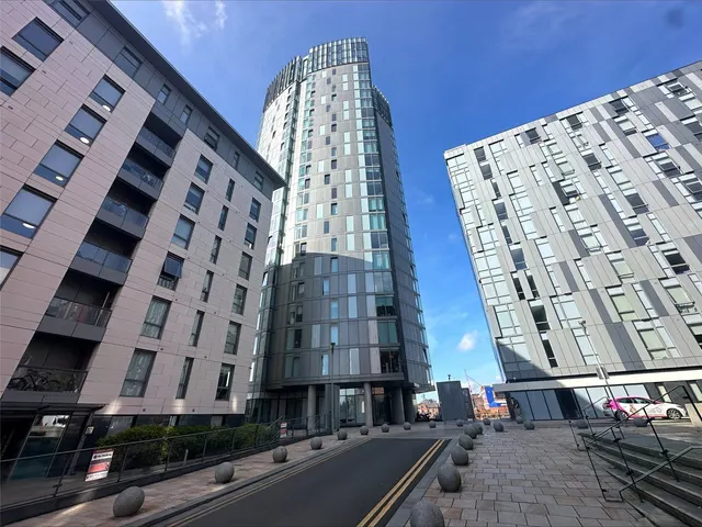 Plaza Boulevard, Liverpool, L8, photo 2