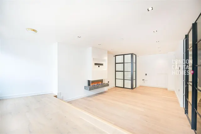 Oldbury Place, London, photo 1