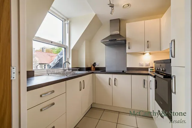 Broad Street, Staple Hill, BS16, photo 3