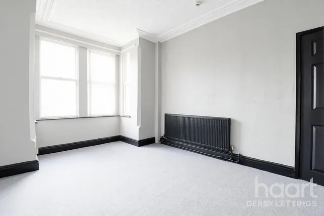 London Road, DE24, photo 2