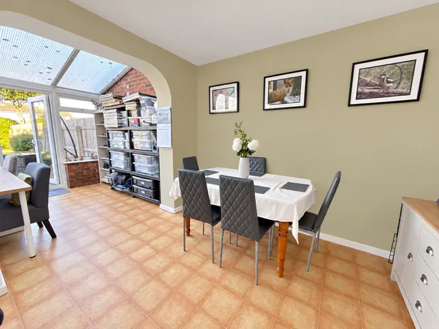 Dore Avenue, North Hykeham, LN6, photo 3