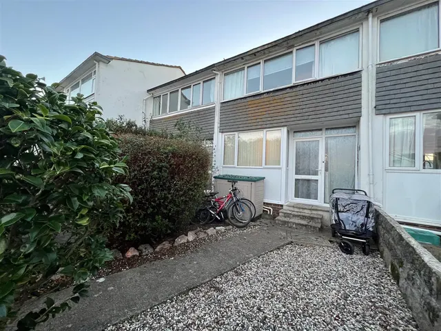 Rea Drive, photo 1