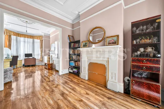 Hillside Road, London, N15, photo 2