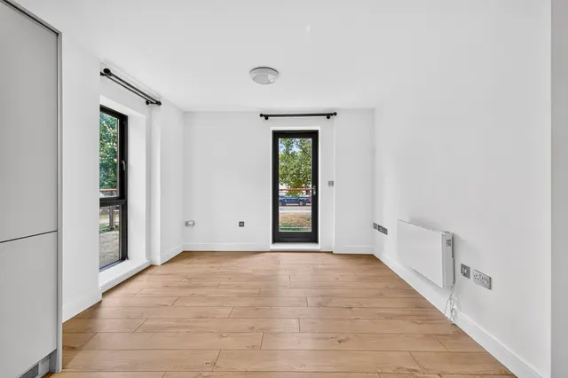Woodmill Road, London, E5, photo 3