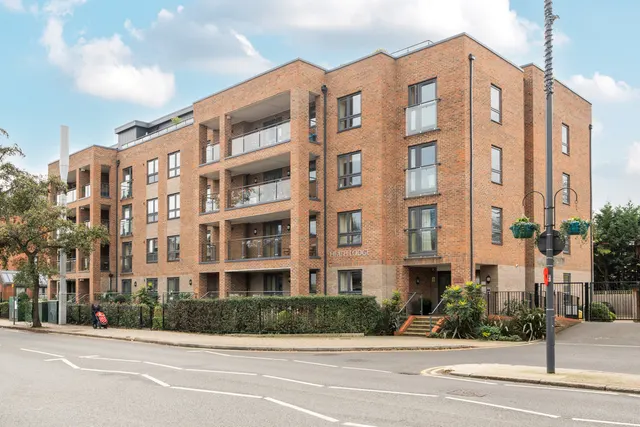 Marsh Road, Pinner, HA5, photo 1