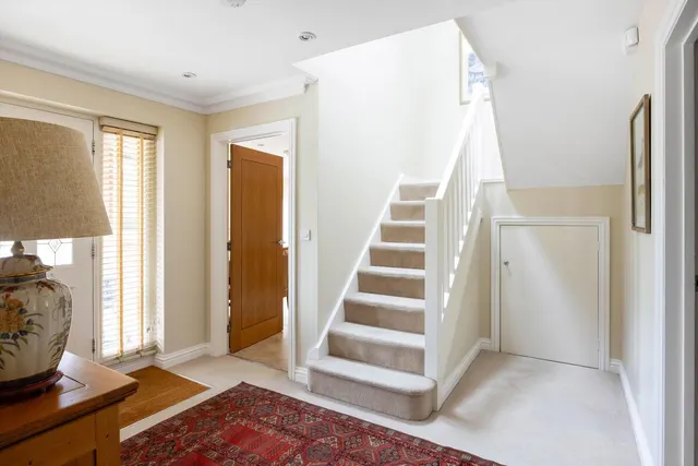 Charlton Gardens, Cheltenham, GL53, photo 3