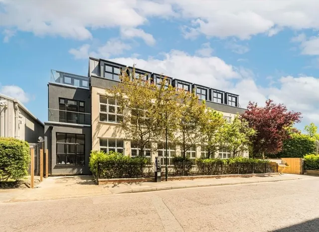 Victoria Villas, Richmond, TW9