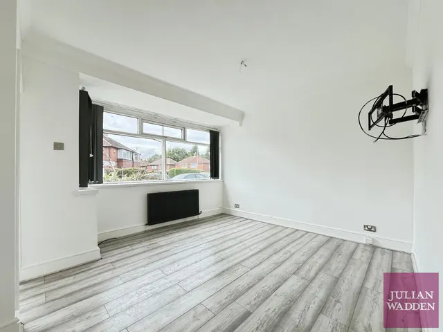 Tennyson Road, Reddish, SK5, photo 2