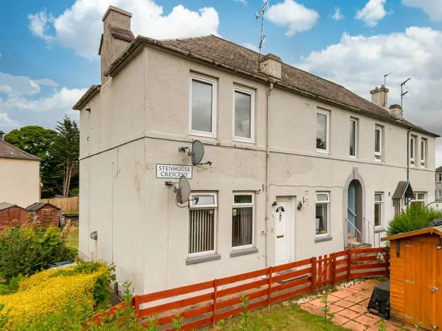 3 Stenhouse Crescent, Edinburgh, EH11 3JJ, photo 1
