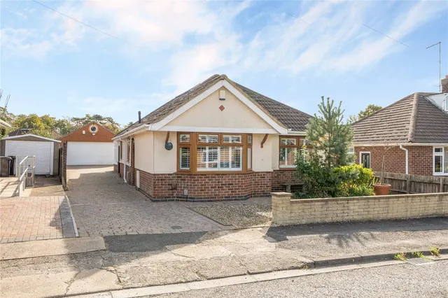 Spinney Way, Northampton, NN3, photo 1