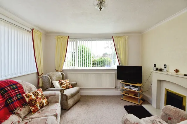 Photo 2 — Midhurst Close, Packmoor, Stoke-on-Trent, Staffordshire, ST7