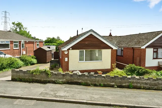 Midhurst Close, Packmoor, Stoke-on-Trent, Staffordshire, ST7, photo 1
