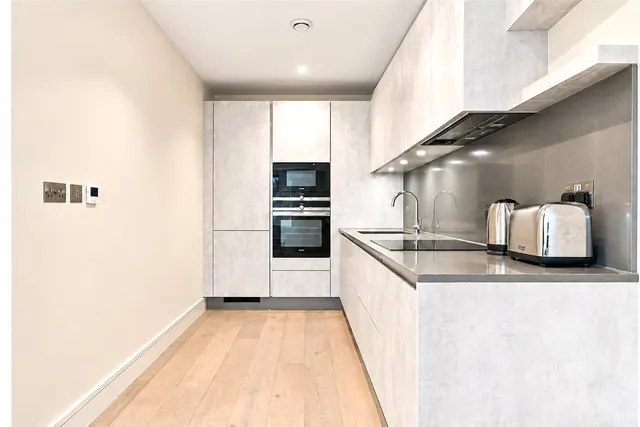 Broomhouse Lane, London, SW6, photo 3