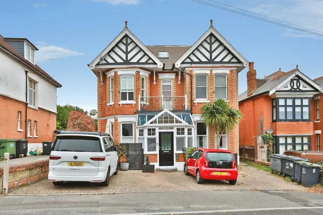 Irving Road, Bournemouth, photo 1