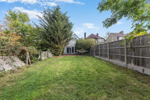 Corbins Lane, Harrow, HA2, photo 2