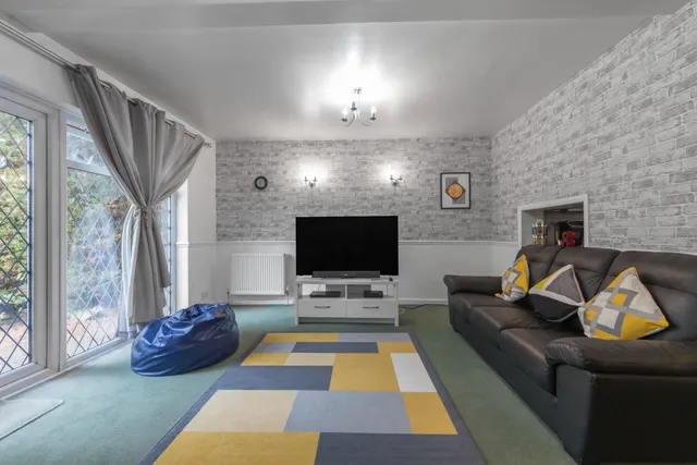Corbins Lane, Harrow, HA2, photo 3