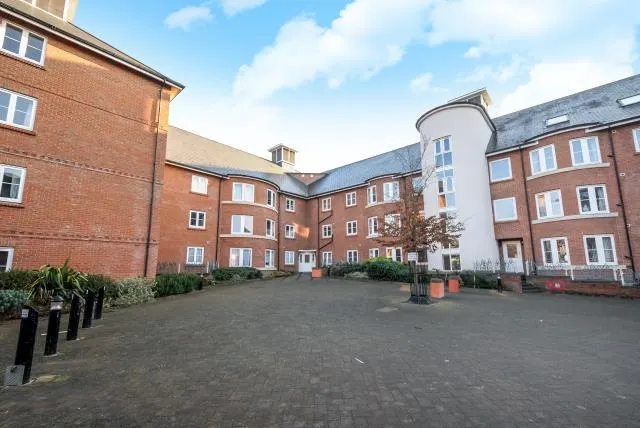 Quakers Court, Abingdon, OX14, photo 1