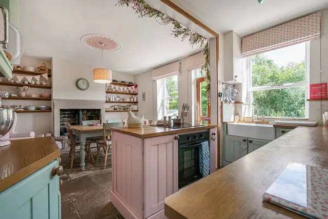 Victoria Terrace, Millbank, HX6, photo 2