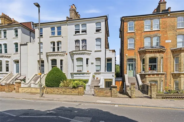 Bolingbroke Grove, London, SW11, photo 1