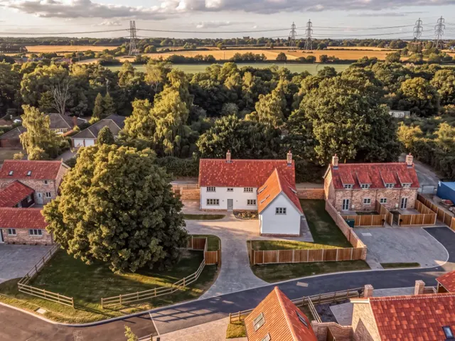 Nightingale Close, Knodishall, photo 1