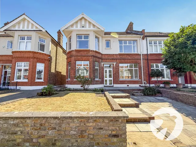 Glenlyon Road, London, SE9, photo 1