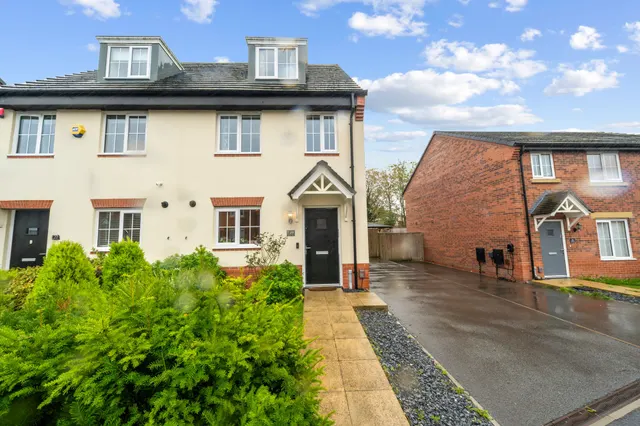 3 bedroom house — Brimstone Drive, Newton-Le-Willows, Newton-Le-Willows, WA12 9LY
