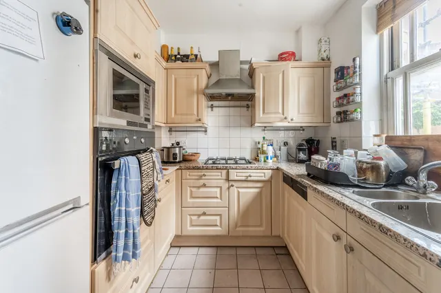 Photo 3 — 1b Slaidburn Street, London
