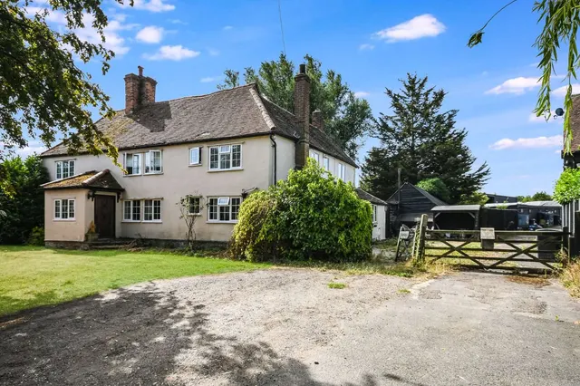 Photo 2 — High Roding, Dunmow, Essex, CM6 1NQ