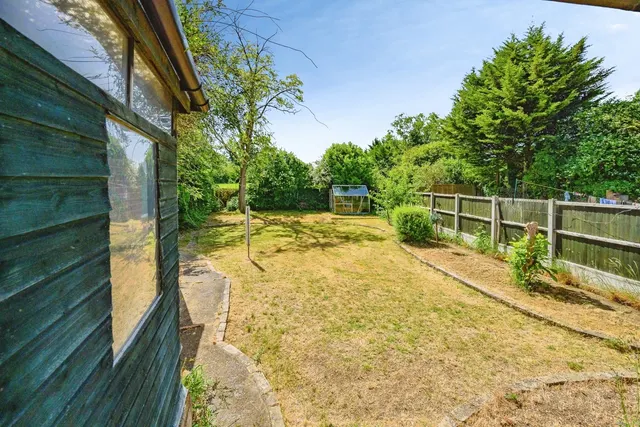 Photo 3 — Abingdon Road, LUTON, Bedfordshire, LU4