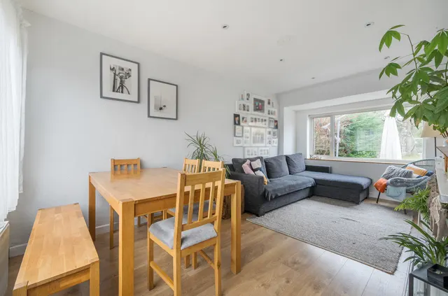 Photo 3 — Hill Close, Barnet, EN5 3AG