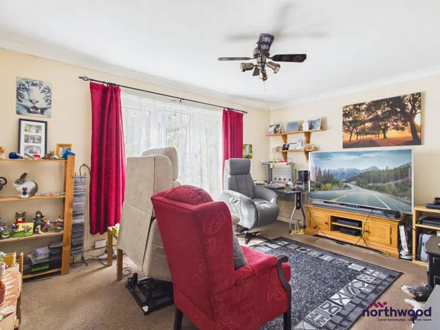 Poynings Drive, Hangleton, BN3, photo 2