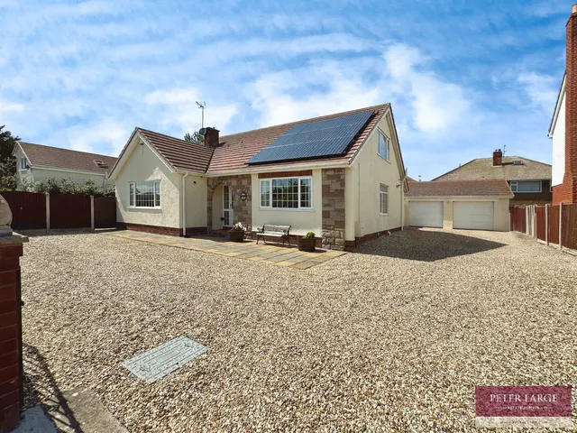 Kendal Road, Kinmel Bay, LL18 5BT, photo 1